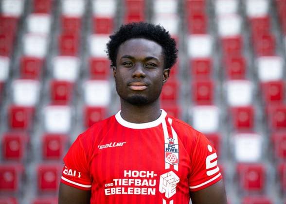 FUSSBALL REGIONALLIGA NORDOST FC ROT WEISS ERFURT - MEDIADAY I MANNSCHAFTSFOTO SAISON 2026-2027 ** NUR FÜR REDAKTIONELLE ZWECKE ** EDITORIAL USE ONLY **<p>16 07 2026-Erfurt: Fussball Regionalliga Nordost MediaDay Mannschaftsfoto Saison 2026-2027 Steigerwaldstadion FC Rot Weiss Erfurt im Foto: Phillip Aboagye 23 (FC Rot-Weiß Erfurt) ( Deutschland Thueringen Erfurt Copyright: SaschaxFromm *** SOCCER REGIONAL LEAGUE NORTHEAST FC ROT WEISS ERFURT MEDIA DAY I TEAM PHOTO SEASON 2026–2027 ** FOR EDITORIAL PURPOSES ONLY ** EDITORIAL USE ONLY ** July 16, 2026 Erfurt Soccer Regional League Northeast Media Day Team Photo 2026–2027 Season Steigerwaldstadion FC Rot Weiss Erfurt in the photo: Phillip Aboagye 23 FC Rot Weiss Erfurt Germany Thuringia Erfurt Copyright SaschaxFromm Copyright: SaschaxFromm doc86qtrxu6ce937p9n21hz ,EDITORIAL USE ONLY