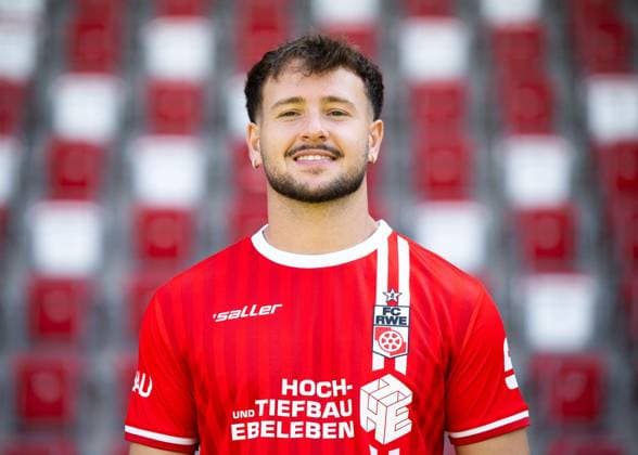 FUSSBALL REGIONALLIGA NORDOST FC ROT WEISS ERFURT - MEDIADAY I MANNSCHAFTSFOTO SAISON 2026-2027 ** NUR FÜR REDAKTIONELLE ZWECKE ** EDITORIAL USE ONLY **<p>16 07 2026-Erfurt: Fussball Regionalliga Nordost MediaDay Mannschaftsfoto Saison 2026-2027 Steigerwaldstadion FC Rot Weiss Erfurt im Foto: Lucas Bradley Falcao Cini 55 (FC Rot-Weiß Erfurt) ( Deutschland Thueringen Erfurt Copyright: SaschaxFromm *** SOCCER REGIONAL LEAGUE NORTHEAST FC ROT WEISS ERFURT MEDIA DAY I TEAM PHOTO SEASON 2026–2027 ** FOR EDITORIAL PURPOSES ONLY ** EDITORIAL USE ONLY ** July 16, 2026 Erfurt Soccer Regional League Northeast Media Day Team Photo 2026–2027 Season Steigerwald Stadium FC Rot Weiss Erfurt in the photo: Lucas Bradley, Falcao, Cini 55 FC Rot Weiss Erfurt Germany Thuringia Erfurt Copyright SaschaxFromm Copyright: SaschaxFromm doc86qtry8kqwx1byhlria5 ,EDITORIAL USE ONLY