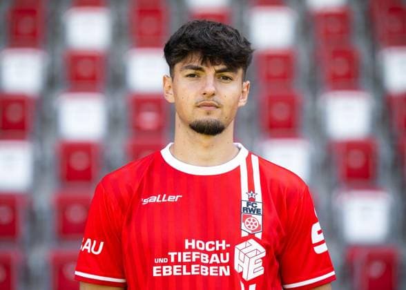 FUSSBALL REGIONALLIGA NORDOST FC ROT WEISS ERFURT - MEDIADAY I MANNSCHAFTSFOTO SAISON 2026-2027 ** NUR FÜR REDAKTIONELLE ZWECKE ** EDITORIAL USE ONLY **<p>16 07 2026-Erfurt: Fussball Regionalliga Nordost MediaDay Mannschaftsfoto Saison 2026-2027 Steigerwaldstadion FC Rot Weiss Erfurt im Foto: Dustin Forkel 17 (FC Rot-Weiß Erfurt) ( Deutschland Thueringen Erfurt Copyright: SaschaxFromm *** SOCCER REGIONAL LEAGUE NORTHEAST FC ROT WEISS ERFURT MEDIA DAY I TEAM PHOTO SEASON 2026–2027 ** FOR EDITORIAL PURPOSES ONLY ** EDITORIAL USE ONLY ** July 16, 2026 Erfurt Soccer Regional League Northeast Media Day Team Photo 2026–2027 Season Steigerwald Stadium FC Rot Weiss Erfurt in the photo: Dustin Forkel 17 FC Rot Weiss Erfurt Germany Thuringia Erfurt Copyright SaschaxFromm Copyright: SaschaxFromm doc86qtrzchh2pryi7y20nh ,EDITORIAL USE ONLY