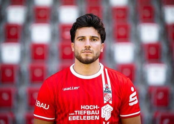 FUSSBALL REGIONALLIGA NORDOST FC ROT WEISS ERFURT - MEDIADAY I MANNSCHAFTSFOTO SAISON 2026-2027 ** NUR FÜR REDAKTIONELLE ZWECKE ** EDITORIAL USE ONLY **<p>16 07 2026-Erfurt: Fussball Regionalliga Nordost MediaDay Mannschaftsfoto Saison 2026-2027 Steigerwaldstadion FC Rot Weiss Erfurt im Foto: Berk Inaler 13 (FC Rot-Weiß Erfurt) ( Deutschland Thueringen Erfurt Copyright: SaschaxFromm *** SOCCER REGIONAL LEAGUE NORTHEAST FC ROT WEISS ERFURT MEDIA DAY I TEAM PHOTO SEASON 2026–2027 ** FOR EDITORIAL PURPOSES ONLY ** EDITORIAL USE ONLY ** July 16, 2026 Erfurt Soccer Northeast Regional League Media Day Team Photo 2026–2027 Season Steigerwald Stadium FC Rot Weiss Erfurt in the photo by Berk Inaler 13 FC Rot Weiss Erfurt Germany Thuringia Erfurt Copyright SaschaxFromm Copyright: SaschaxFromm doc86qts026bwy1i1ybe21hz ,EDITORIAL USE ONLY