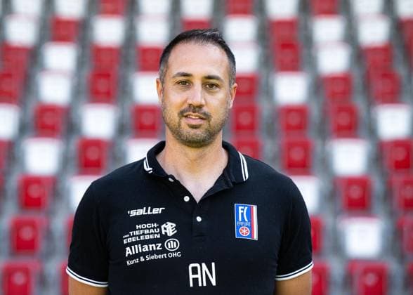 FUSSBALL REGIONALLIGA NORDOST FC ROT WEISS ERFURT - MEDIADAY I MANNSCHAFTSFOTO SAISON 2026-2027 ** NUR FÜR REDAKTIONELLE ZWECKE ** EDITORIAL USE ONLY **<p>16 07 2026-Erfurt: Fussball Regionalliga Nordost MediaDay Mannschaftsfoto Saison 2026-2027 Steigerwaldstadion FC Rot Weiss Erfurt im Foto: Co-Trainer Andy Nägelein (FC Rot-Weiß Erfurt) ( Deutschland Thueringen Erfurt Copyright: SaschaxFromm *** SOCCER REGIONAL LEAGUE NORTHEAST FC ROT WEISS ERFURT MEDIA DAY I TEAM PHOTO SEASON 2026–2027 ** FOR EDITORIAL PURPOSES ONLY ** EDITORIAL USE ONLY ** July 16, 2026 Erfurt Soccer Regional League Northeast Media Day Team Photo 2026–2027 Season Steigerwaldstadion FC Rot Weiss Erfurt in the photo Assistant Coach Andy Nägelein FC Rot Weiss Erfurt Germany Thuringia Erfurt Copyright SaschaxFromm Copyright: SaschaxFromm doc86qtrwv4vu99pv6k21hz ,EDITORIAL USE ONLY