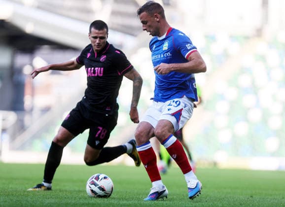 UEFA Europa Conference League First Qualifying Round Second Leg, Windsor Park, Belfast 16 7 2026 Linfield vs Nomme Kalju Linfield s Matthew Fitzpatrick with Kalju s Danyl Mashchenko Matthew Fitzpatrick with Danyl Mashchenko 16 7 2026  Copyright: xx 160726JP3football010