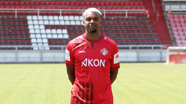 FC Würzburger Kickers; 3.Liga, Porträttermin 2026 2027, Nathan de Medina (FC Würzburger Kickers); 3.Liga, Porträttermin 2026 2027 Würzburg AKON ARENA Bayern Deutschland *** FC Würzburger Kickers, 3rd Division, Photo Shoot 2026–2027, Team Photo: Nathan de Medina, FC Würzburger Kickers, 3rd Division, Photo Shoot 2026–2027, Würzburg, AKON ARENA, Bavaria, Germany