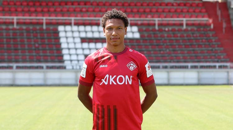 FC Würzburger Kickers; 3.Liga, Porträttermin 2026 2027, Liam Omore (FC Würzburger Kickers); 3.Liga, Porträttermin 2026 2027 Würzburg AKON ARENA Bayern Deutschland *** FC Würzburger Kickers, 3rd Division, Photo Shoot 2026–2027, Team Photo: Liam Omore; FC Würzburger Kickers, 3rd Division, Photo Shoot 2026–2027; Würzburg, AKON ARENA, Bavaria, Germany