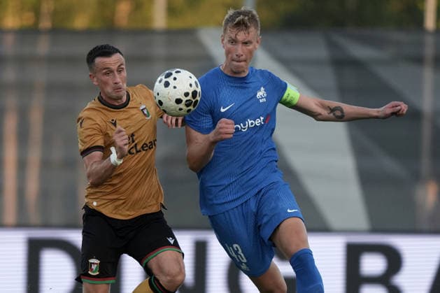 RFS vs Glentoran FC Soccer, RÄ«ga, Latvia, 16.07.2026, football, soccer Aaron McEneff of Glentoran and Ziga Lipuscek of RFC in action during the UEFA Europa Conference League qualifying round game between Latvia™s FK RFS and Northern Ireland™s Glentoran FC in Riga, Latvia 16.07.2026. Photo: Roman Koksarov (RKF) RÄ«ga Latvia Copyright: xRomanxKoksarovx RKV09963.JPG