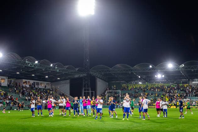 ZILINA - HAJDUK SPLIT Players of Hajduk thank their fans after the second leg of First qualifying round of UEFA Europa League football match between MSK Zilina and Hajduk Split at the MSK Zilina Stadium Pod Dubnom. Zilina, Slovakia, July 16, 2026. Photo by Branislav Racko Copyright: xx 080A5462