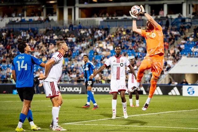 July 16, 2026, Montreal, Pq, Canada: Toronto FC goalkeeper Luka Gavran (1) makes a save during second half MLS, Fussball Herren, USA soccer action against CF Montreal, in Montreal on Thursday, July 16, 2026. Canada News - July 16, 2026  - ZUMAc35_ 20260716_zaf_c35_150 Copyright: xChristopherxKatsarovx