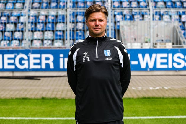 Co-Trainer Erwin Bradasch, 1. FC Magdeburg - 2. Fussball Bundesliga Porträttermin 2. BL 2026 2027 offizieller Fototermin 1. FC Magdeburg in der Avnet Arena in Magdeburg - Porträt, Portrait, Einzelbild, Deutschland, Fussball, Maenner, GER, 16.07.2026 *** Assistant Coach Erwin Bradasch, 1. FC Magdeburg, 2. Bundesliga, portrait session, 2026–2027 season, official photo shoot, 1. FC Magdeburg at the Avnet Arena in Magdeburg, portrait, individual photo, Germany, soccer, Men, GER, July 16, 2026 Christian Schroedter