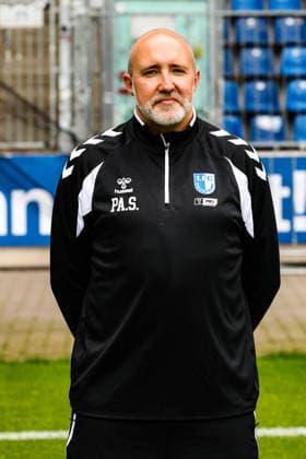 Physiotherapeut Pascal Schell, 1. FC Magdeburg - 2. Fussball Bundesliga Porträttermin 2. BL 2026 2027 offizieller Fototermin 1. FC Magdeburg in der Avnet Arena in Magdeburg - Porträt, Portrait, Einzelbild, Deutschland, Fussball, Maenner, GER, 16.07.2026 *** Physical Therapist Pascal Schell, 1. FC Magdeburg, 2. Bundesliga, Portrait Session, 2026–2027 Season, Official Photo Session, 1. FC Magdeburg at the Avnet Arena in Magdeburg, Portrait, Single Image, Germany, Soccer, Men, GER, July 16, 2026 Christian Schroedter