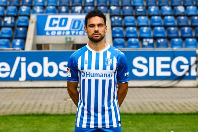 Herbert Bockhorn, 1. FC Magdeburg - 2. Fussball Bundesliga Porträttermin 2. BL 2026 2027 offizieller Fototermin 1. FC Magdeburg in der Avnet Arena in Magdeburg - Porträt, Portrait, Einzelbild, Deutschland, Fussball, Maenner, GER, 16.07.2026 *** Herbert Bockhorn, 1. FC Magdeburg, 2. Bundesliga, portrait session, 2026–2027 season, official photo shoot, 1. FC Magdeburg at the Avnet Arena in Magdeburg, portrait, individual photo, Germany, soccer, Men, GER, July 16, 2026 Christian Schroedter