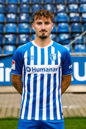Tony Reitz, 1. FC Magdeburg - 2. Fussball Bundesliga Porträttermin 2. BL 2026 2027 offizieller Fototermin 1. FC Magdeburg in der Avnet Arena in Magdeburg - Porträt, Portrait, Einzelbild, Deutschland, Fussball, Maenner, GER, 16.07.2026 *** Tony Reitz, 1 FC Magdeburg, 2nd Bundesliga, Portrait Session, 2026–2027 Season, Official Photo Session for 1 FC Magdeburg at the Avnet Arena in Magdeburg, Portrait, Single Image, Germany, Soccer, Men, GER, July 16, 2026 Christian Schroedter