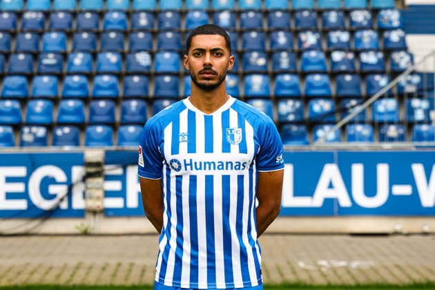 Tarek Chahed, 1. FC Magdeburg - 2. Fussball Bundesliga Porträttermin 2. BL 2026 2027 offizieller Fototermin 1. FC Magdeburg in der Avnet Arena in Magdeburg - Porträt, Portrait, Einzelbild, Deutschland, Fussball, Maenner, GER, 16.07.2026 *** Tarek Chahed, 1. FC Magdeburg, 2. Bundesliga, portrait session, 2026–2027 season, official photo shoot, 1. FC Magdeburg at the Avnet Arena in Magdeburg, portrait, individual photo, Germany, soccer, Men, GER, July 16, 2026 Christian Schroedter