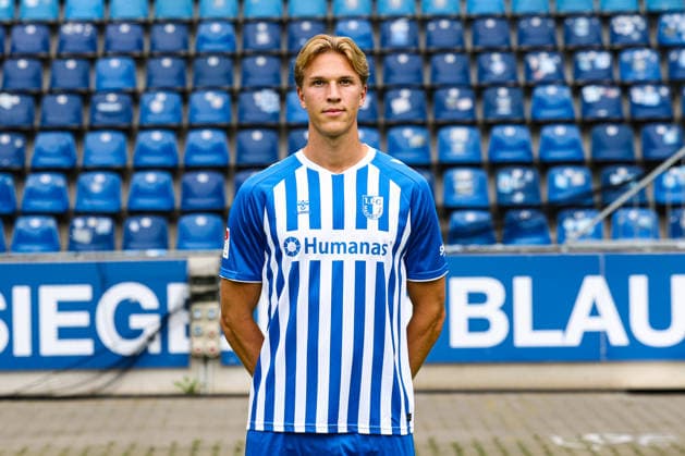 Luka Hyryläinen, 1. FC Magdeburg - 2. Fussball Bundesliga Porträttermin 2. BL 2026 2027 offizieller Fototermin 1. FC Magdeburg in der Avnet Arena in Magdeburg - Porträt, Portrait, Einzelbild, Deutschland, Fussball, Maenner, GER, 16.07.2026 *** Luka Hyryläinen, 1. FC Magdeburg, 2. Bundesliga, portrait session, 2026–2027 season, official photo shoot, 1. FC Magdeburg at the Avnet Arena in Magdeburg, portrait, individual photo, Germany, soccer, Men, GER, July 16, 2026 Christian Schroedter