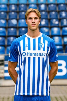 Luka Hyryläinen, 1. FC Magdeburg - 2. Fussball Bundesliga Porträttermin 2. BL 2026 2027 offizieller Fototermin 1. FC Magdeburg in der Avnet Arena in Magdeburg - Porträt, Portrait, Einzelbild, Deutschland, Fussball, Maenner, GER, 16.07.2026 *** Luka Hyryläinen, 1. FC Magdeburg, 2. Bundesliga, portrait session, 2026–2027 season, official photo shoot, 1. FC Magdeburg at the Avnet Arena in Magdeburg, portrait, individual photo, Germany, soccer, Men, GER, July 16, 2026 Christian Schroedter