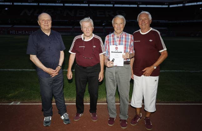 Horst Leupold, Stefan Steff Reisch, Josef Joe Zenger, Heiner Heini Müller, Club-Legenden, Meisterspieler FCN 1961 beim Ehrungsabend 2026 des 1. FCN Dachverein e.V. im Max-Morlock-Stadion. Nürnberg, 16.07.2026 Nürnberg Max Morlock Stadion Bayern D *** Horst Leupold, Stefan Steff Reisch, Josef Joe Zenger, Heiner Heini Müller, Club Legends, FCN 1961 championship players at the 2026 tribute evening hosted by 1 FCN Dachverein e.V. at the Max Morlock Stadium in Nuremberg, July 16, 2026, Nuremberg, Max Morlock Stadium, Bavaria, Germany Copyright: xAgenturxMatthiasxWehnertx xReinhardxZichyx