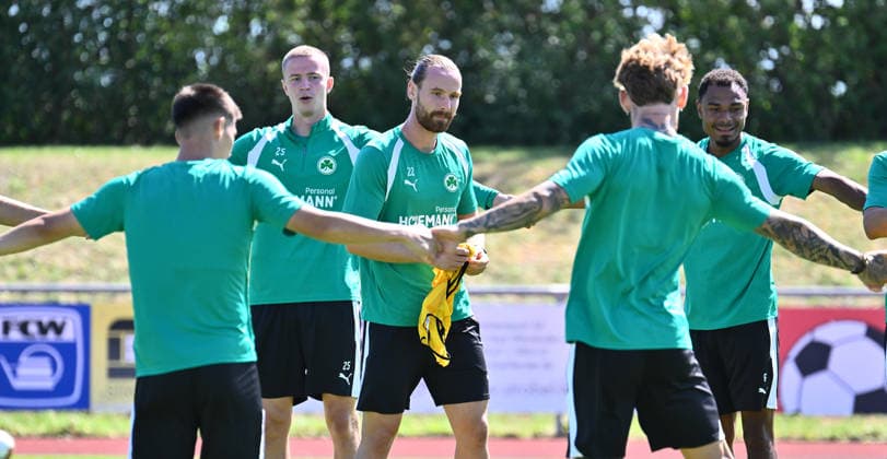 18.07.2026 - Fussball - 2. Bundesliga - Saison 2026 2027 - SpVgg Greuther Fürth Fuerth - Trainingslager Bad Wörishofen - - xwoxzix - Brynjar Ingi Bjarnason (25, SpVgg Greuther Fürth ) Jannis Heuer (22, SpVgg Greuther Fürth ) Sacha Banse Bansé (6, SpVgg Greuther Fürth ) *** July 18, 2026 Soccer 2. Bundesliga 2026–2027 Season SpVgg Greuther Fürth Fürth Training Camp Bad Wörishofen xwoxzix Brynjar Ingi Bjarnason 25, SpVgg Greuther Fürth Jannis Heuer, 22, SpVgg Greuther Fürth Sacha Banse Bansé, 6, SpVgg Greuther Fürth