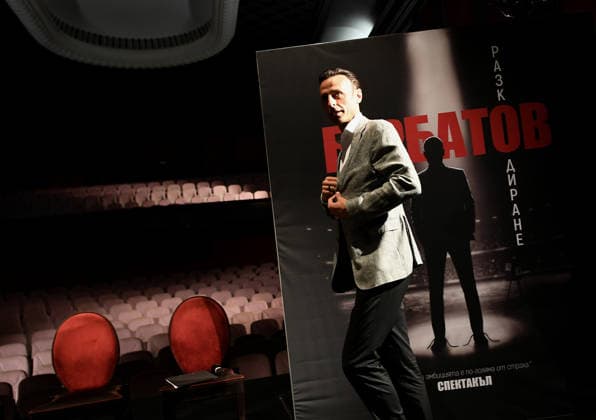 Dimitar Berbatov in the lead role in his own theater performance Former Manchester United, ManU footballer Dimitar Berbatov poses in front of the theater poster of the play Decoding in Sofia of Sofia, Bulgaria on 17 July, 2026. Dimitar Berbatov announced that he will take to the theater stage in the fall. He will play the lead role in his own original theater performance, through which he will take the audience beyond football to the difficult decisions, doubts, fear, ambition, character and the price of success. Sofia Bulgaria  Copyright: xMatrixxImagesx xVassilxDonevx