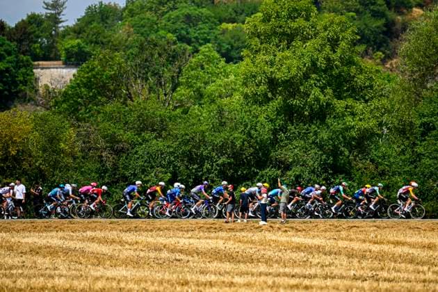 Tour de France 2026 Stage 13 BELFORT, FRANCE - JULY 17 : Illustration picture of the peloton during stage 13 of the 113rd edition of Tour de France an UCI World Tour 2.UWT cycling road race stage for Men Elite of 205 km with start in Dole and finish in Belfort on July 17, 2026 in Belfort, France, 17 07 2026 Belfort France  Copyright: xTomasxSiskx