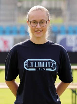 Chemnitz - Teamfoto Regionalliga Nordost Physiotherapeutin Lina Lindner, Chemnitzer FC; Regionalliga Nordost,Ê Porträttermin, 2026 2027, , Chemnitz, 17.07.2026, Stadion an der Gellertstraße, Fußball, Regionalliga Nordost, Nur für journalistische Zwecke. Only for editorial use! , *** Chemnitz Team Photo, Northeast Regional League; Physical Therapist Lina Lindner, Chemnitzer FC, Northeast Regional League; Portrait Session, 2026–2027, , Chemnitz, July 17, 2026, Gellertstraße Stadium, soccer, Northeast Regional League, For journalistic purposes only, Picture Point