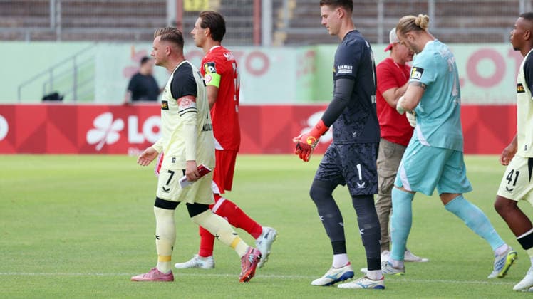 17.07.2026, xrekx, Fussball Testspiel, FSV Mainz 05 - 1.FC Kaiserslautern v.l. Marlon Ritter (1.FC Kaiserslautern) Dominik Kohr (1. FSV Mainz 05) Julian Krahl (1.FC Kaiserslautern) Robin Zentner (1. FSV Mainz 05) (DFL DFB REGULATIONS PROHIBIT ANY USE OF PHOTOGRAPHS as IMAGE SEQUENCES and or QUASI-VIDEO) Mainz *** July 17, 2026, xrekx, Soccer Friendly Match, FSV Mainz 05 vs. 1. FC Kaiserslautern: Marlon Ritter (1. FC Kaiserslautern), Dominik Kohr (1. FC Kaiserslautern), Julian Krahl (1. FC Kaiserslautern), Robin Zentner (1. FC Kaiserslautern), FSV Mainz 05. DFL and DFB regulations prohibit any use of PHOTOGRAPHS as IMAGE SEQUENCES and or QUASI-VIDEO Mainz