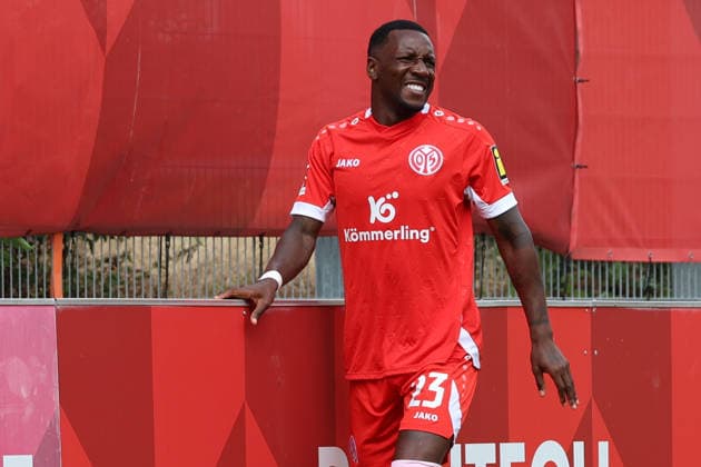 17.07.2026, xrekx, Fussball Testspiel, FSV Mainz 05 - 1.FC Kaiserslautern v.l. Sheraldo Becker (1. FSV Mainz 05) verletzt, Verletzung, Schmerz, Schmerzen, injured, injury, pain, pains (DFL DFB REGULATIONS PROHIBIT ANY USE OF PHOTOGRAPHS as IMAGE SEQUENCES and or QUASI-VIDEO) Mainz *** July 17, 2026, xrekx, Soccer Friendly Match, FSV Mainz 05 vs. 1. FC Kaiserslautern, Sheraldo Becker 1, FSV Mainz 05, injured, injury, pain, pains, injured, injury, pain, pains DFL DFB REGULATIONS PROHIBIT ANY USE OF PHOTOGRAPHS as IMAGE SEQUENCES and or QUASI-VIDEO Mainz