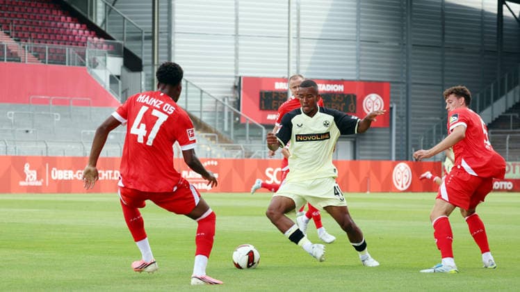 17.07.2026, xrekx, Fussball Testspiel, FSV Mainz 05 - 1.FC Kaiserslautern v.l. David Schramm (1.FC Kaiserslautern) (DFL DFB REGULATIONS PROHIBIT ANY USE OF PHOTOGRAPHS as IMAGE SEQUENCES and or QUASI-VIDEO) Mainz *** July 17, 2026, xrekx, Soccer Friendly Match, FSV Mainz 05 vs. 1. FC Kaiserslautern, photo by David Schramm, 1. FC Kaiserslautern. DFL and DFB regulations prohibit any use of photographs as image sequences and or quasi-video. Mainz