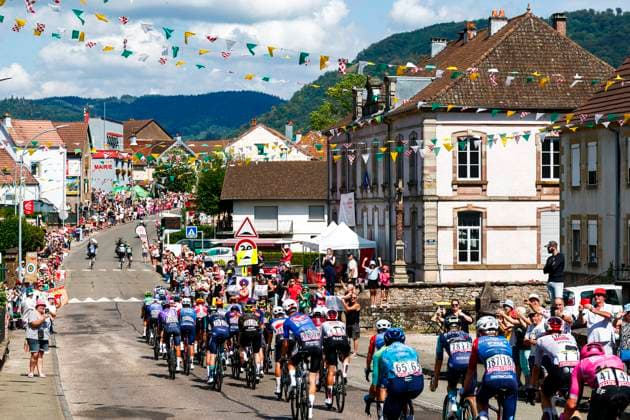 Tour de France 2026 Stage 13 BELFORT, FRANCE - JULY 17 : Illustration picture of the peloton during stage 13 of the 113rd edition of Tour de France an UCI World Tour 2.UWT cycling road race stage for Men Elite of 205 km with start in Dole and finish in Belfort on July 17, 2026 in Belfort, France, 17 07 2026 Belfort France  Copyright: xLucaxBettinix