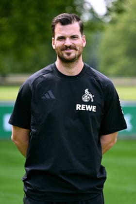 Max Weuthen (Athletiktrainer); 1. FC Köln; 1.BL, Porträttermin 2026 2027 *** Max Weuthen, Strength and Conditioning Coach, 1. FC Köln, Bundesliga 1, Photo Shoot 2026–2027