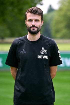 Leif Frach (Reha- und Athletiktrianer); 1. FC Köln; 1.BL, Porträttermin 2026 2027 *** Leif Frach, Rehabilitation and Athletic Trainer for 1. FC Köln (Bundesliga 1), Photo Shoot 2026–2027