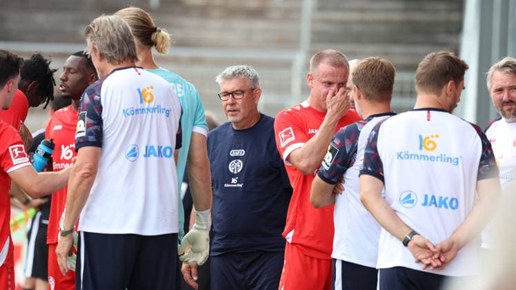 17.07.2026, xrekx, Fussball Testspiel, FSV Mainz 05 - 1.FC Kaiserslautern v.l. Urs Fischer, Trainer (1. FSV Mainz 05) (DFL DFB REGULATIONS PROHIBIT ANY USE OF PHOTOGRAPHS as IMAGE SEQUENCES and or QUASI-VIDEO) Mainz *** July 17, 2026, xrekx, soccer friendly match, FSV Mainz 05 vs. 1. FC Kaiserslautern, Urs Fischer, coach of FSV Mainz 05. DFL and DFB regulations prohibit any use of photographs as image sequences and or quasi-video. Mainz