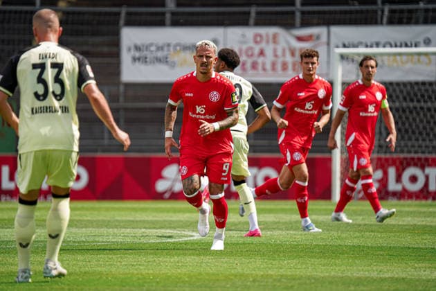 Deutschland: Fussball 2026 2027 , Testspiel , Freundschaftsspiel - 1. FSV Mainz 05 vs. 1. FC Kaiserslautern - Bruchwegstadion Stadion am Bruchweg (Mainz) : Phillip Tietz (1. FSV Mainz 05, 9) *** Germany Soccer 2026 2027, Exhibition Match, Friendly Match: 1 FSV Mainz 05 vs. 1 FC Kaiserslautern, Bruchwegstadion, Stadion am Bruchweg, Mainz, Phillip Tietz, 1 FSV Mainz 05, 9 Copyright: xBennetxLongx