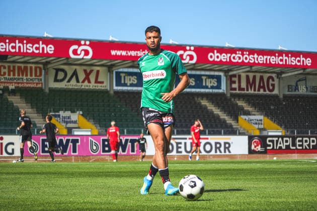 Fussball Österreich - 17.07.2026 - Internationales Testspiel - SV Oberbank Ried vs. Rot Weiss Essen - BWT x Oberösterreichische Arena (Ried, Österreich): Yusuf Maart *** Soccer Austria July 17, 2026 International Friendly: SV Oberbank Ried vs. Rot Weiss Essen BWT at the Oberösterreichische Arena in Ried, Austria Yusuf Maart Copyright: xLukasxBierederx
