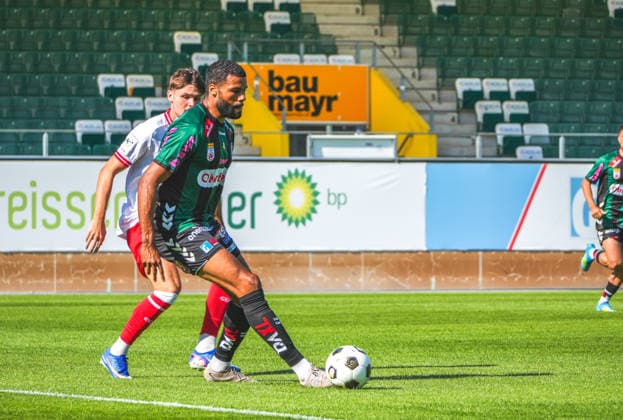 Fussball Österreich - 17.07.2026 - Internationales Testspiel - SV Oberbank Ried vs. Rot Weiss Essen - BWT x Oberösterreichische Arena (Ried, Österreich): Samuel Chukwudi (SV Ried) *** Soccer Austria July 17, 2026 International Friendly: SV Oberbank Ried vs. Rot Weiss Essen BWT at the Oberösterreichische Arena in Ried, Austria Samuel Chukwudi SV Ried Copyright: xLukasxBierederx