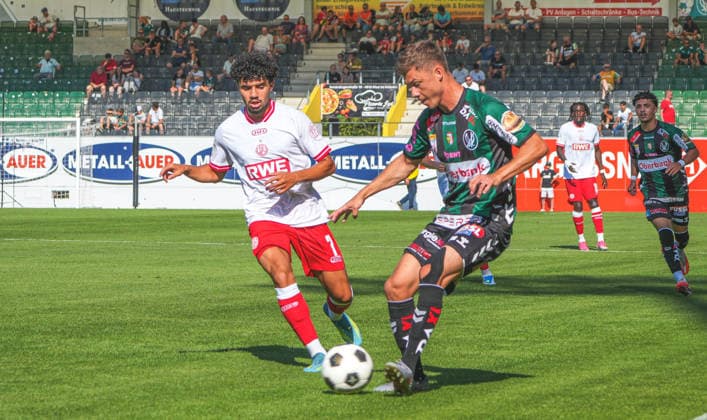 Fussball Österreich - 17.07.2026 - Internationales Testspiel - SV Oberbank Ried vs. Rot Weiss Essen - BWT x Oberösterreichische Arena (Ried, Österreich): Lukas Malicsek (SV Ried) *** Soccer Austria July 17, 2026 International Friendly: SV Oberbank Ried vs. Rot Weiss Essen BWT x Upper Austrian Arena, Ried, Austria Lukas Malicsek SV Ried Copyright: xLukasxBierederx