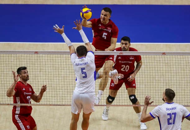 WomenÕs Volleyball Nations League - Belgrade 2026 Turkey s Marko Matic spikes the ball against Ukraine s Oleh Plotnytskyi during the MenÕs Volleyball Nations League Pool 7 match between Turkiye and Ukraine at Belgrade Arena on July 17, 2026 in Belgrade, Serbia. Belgrade Serbia Copyright: xSrdjanxStevanovicx x