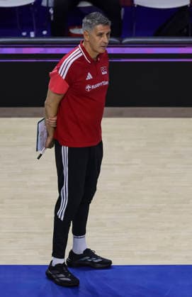 WomenÕs Volleyball Nations League - Belgrade 2026 Turkey s Slobodan Kovac looks on during the MenÕs Volleyball Nations League Pool 7 match between Turkiye and Ukraine at Belgrade Arena on July 17, 2026 in Belgrade, Serbia. Belgrade Serbia Copyright: xSrdjanxStevanovicx x