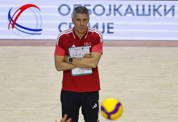 WomenÕs Volleyball Nations League - Belgrade 2026 Turkey s Slobodan Kovac looks on during the MenÕs Volleyball Nations League Pool 7 match between Turkiye and Ukraine at Belgrade Arena on July 17, 2026 in Belgrade, Serbia. Belgrade Serbia Copyright: xSrdjanxStevanovicx x