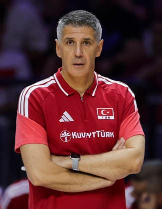 WomenÕs Volleyball Nations League - Belgrade 2026 Turkey s Slobodan Kovac looks on during the MenÕs Volleyball Nations League Pool 7 match between Turkiye and Ukraine at Belgrade Arena on July 17, 2026 in Belgrade, Serbia. Belgrade Serbia Copyright: xSrdjanxStevanovicx x