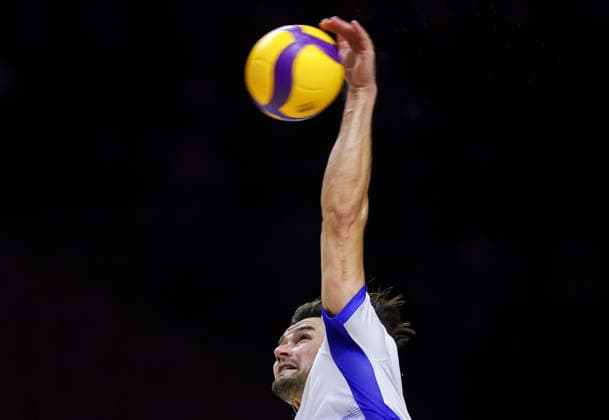 WomenÕs Volleyball Nations League - Belgrade 2026 Ukraine s Vasyl Tupchii serves the ball during the MenÕs Volleyball Nations League Pool 7 match between Turkiye and Ukraine at Belgrade Arena on July 17, 2026 in Belgrade, Serbia. Belgrade Serbia Copyright: xSrdjanxStevanovicx x