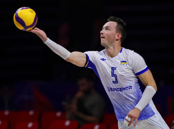WomenÕs Volleyball Nations League - Belgrade 2026 Ukraine s Oleh Plotnytskyi serves the ball during the MenÕs Volleyball Nations League Pool 7 match between Turkiye and Ukraine at Belgrade Arena on July 17, 2026 in Belgrade, Serbia. Belgrade Serbia Copyright: xSrdjanxStevanovicx x