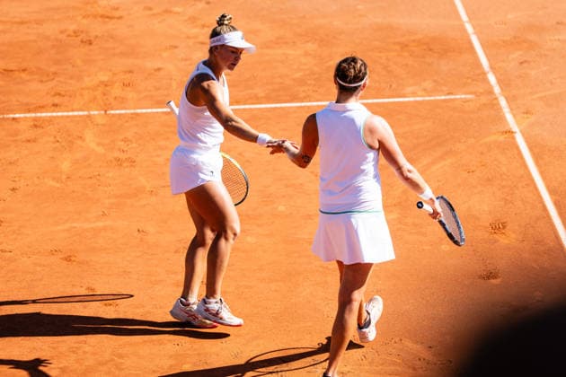 TENNIS - WTA, Tennis Damen Generali Open Ladies Kitzbuehel KITZBUEHEL,AUSTRIA,17.JUL.26 - TENNIS - WTA Tour, Generali Open Ladies Kitzbuehel. Image shows Laura Pigossi (BRA) and Yvonne Cavalle-Reimers (ESP).  GEPAxpictures xJulioxArellano