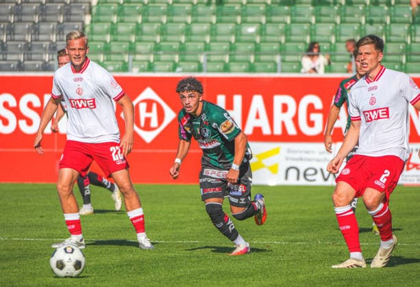 Fussball Österreich - 17.07.2026 - Internationales Testspiel - SV Oberbank Ried vs. Rot Weiss Essen - BWT x Oberösterreichische Arena (Ried, Österreich): *** Soccer Austria July 17, 2026 International Friendly: SV Oberbank Ried vs. Rot Weiss Essen BWT at the Oberösterreichische Arena in Ried, Austria Copyright: xLukasxBierederx