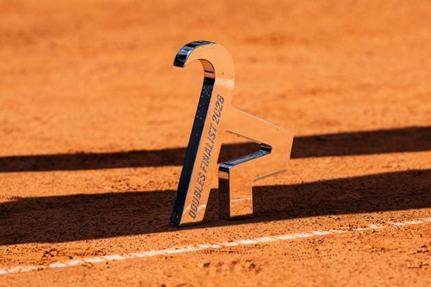 TENNIS - WTA, Tennis Damen Generali Open Ladies Kitzbuehel KITZBUEHEL,AUSTRIA,17.JUL.26 - TENNIS - WTA Tour, Generali Open Ladies Kitzbuehel. Image shows feature of an award.  GEPAxpictures xJulioxArellano