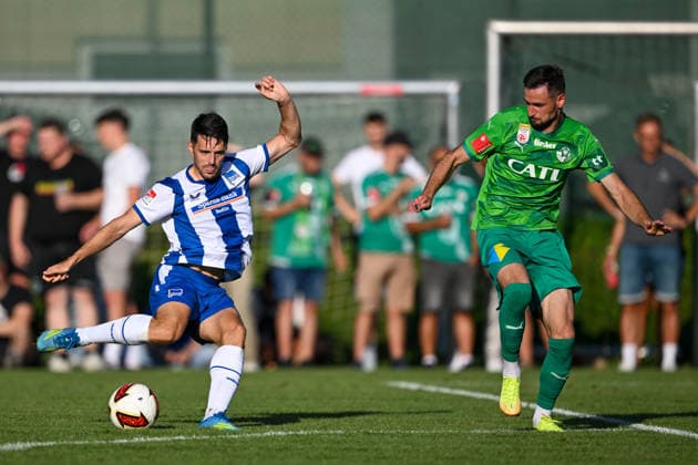 SOCCER - Wattens vs Hertha, test match KUNDL,AUSTRIA,17.JUL.26 - SOCCER - ADMIRAL Bundesliga, 2. DFL, 2. Deutsche Bundesliga, WSG Tirol vs Hertha BSC Berlin, test match. Image shows Josip Brekalo (Hertha) and Husein Balic (Wattens).  GEPAxpictures xDanielxSchoenherr