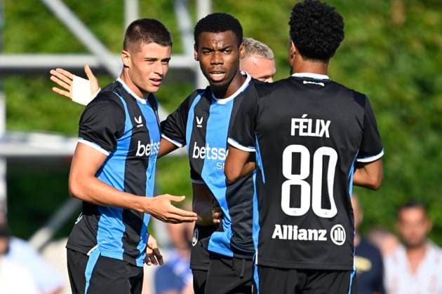 Club Brugge v sc Heerenveen - Friendly match ROESELARE, BELGIUM - JULY 17 : Tresoldi Nicolo forward of Club Brugge and Onyedika Nwadike Raphael midfielder of Club Brugge pictured during the friendly match between Club Brugge and sc Heerenveen on July 17, 2026 in Roeselare, Belgium, 17 07 2026 Roeselare Belgium  Copyright: xNicoxVereeckenx