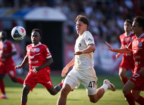 Fussball 1. Bundesliga 2026 2027 Testspiel 17.07.2026 FC Winterthur- 1.FC Union Berlin Oskar Engel (li, 1.FC Union Berlin) gegen Fabian Rohner (re, FC Winterthur) *** Soccer, Bundesliga 1, 2026–2027, Friendly Match, July 17, 2026, FC Winterthur vs. FC Union Berlin: Oskar Engel (left), FC Union Berlin, vs. Fabian Rohner (right), FC Winterthur