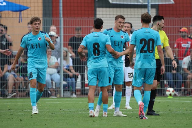 17.07.2026, Fussball, Herren, Testspiel, Saison 2026 2027, SV 07 Elversberg - FC Viktoria Köln, Torjubel zum 0:1, Torschütze: Niklas Swider (FC Viktoria Köln) Überherrn-Felsberg Rasenplatz Felsberg Saarland Deutschland (DEU) *** July 17, 2026, Soccer, Men s, Friendly Match, 2026–2027 Season, SV 07 Elversberg vs. FC Viktoria Köln, Goal celebration for the 0–1, Goal scorer Niklas Swider, FC Viktoria Köln, Überherrn Felsberg, Grass Field, Felsberg, Saarland, Germany, DEU Copyright: xSebastianxBachx