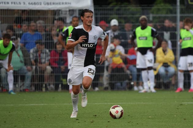 17.07.2026, Fussball, Herren, Testspiel, Saison 2026 2027, SV 07 Elversberg - FC Viktoria Köln, Carlo Sickinger (SV 07 Elversberg) Überherrn-Felsberg Rasenplatz Felsberg Saarland Deutschland (DEU) *** July 17, 2026, Soccer, Men s, Friendly Match, 2026–2027 Season, SV 07 Elversberg vs. FC Viktoria Köln, Carlo Sickinger, SV 07 Elversberg, Überherrn, Felsberg, Grass Field, Felsberg, Saarland, Germany, DEU Copyright: xSebastianxBachx