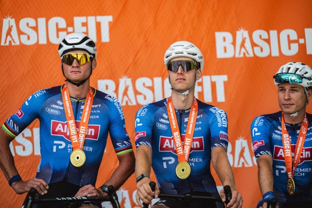 113th Tour de France 2026 - Stage 13 Mathieu VAN DER POEL and Tim MARSMAN of ALPECIN-PREMIER TECH during the teams presentation of Stage 13 of the Tour de France in Dole, France, on July 17, 2026. Dole France  Copyright: xGautierxDemouveauxx originalFilename:demouveaux-notitle260717_npCkE.jpg