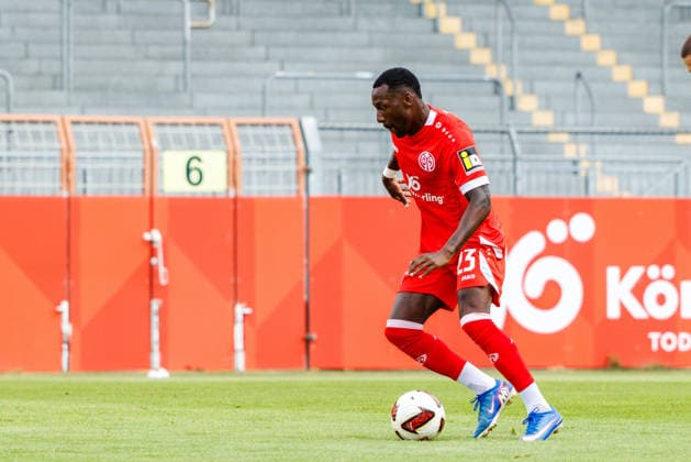 MAINZ, GERMANY - JULY 17: Sheraldo Becker (1. FSV Mainz 05, 23) runs with the ball during the exhibition game between 1. FSV Mainz 05 vs. 1. FC Kaiserslautern at Bruchweg Stadium in preparation for the Bundesliga season 2026 27 on July 17, 2026 in Mainz, Germany. DFL REGULATIONS PROHIBIT ANY USE OF PHOTOGRAPHS AS IMAGE SEQUENCES AND OR QUASI-VIDEO. Rhineland-Palatinate Germany Copyright: xStephanxHahnex